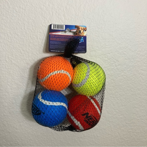 Nerf Squeaker Balls 4 Pack - Multicolor - NWT - Picture 3 of 3